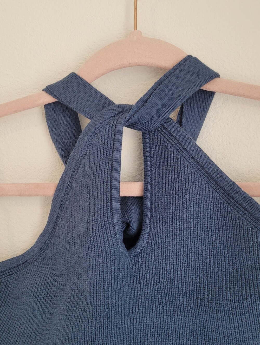 Banana Republic Halter Sweater Top Size M Blue Ribbed Knit Keyhole Tie NWT - Picture 2 of 7